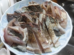 2月のイトヒキアジの刺身と海鮮丼他 (8).jpg