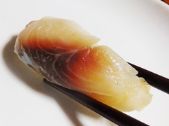 5月後半のキレイな海の塩〆ボラを8日間寝かせて作った酢〆の握り (3).jpg