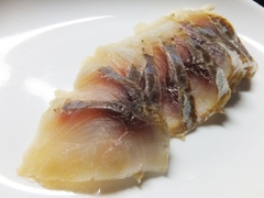 5月後半のキレイな海の塩〆ボラを8日間寝かせて作った酢〆の握り (5).jpg
